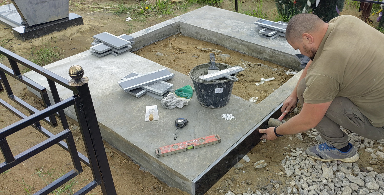 Установка памятника (надгробия, стелы, цветника) Установка памятника (надгробия, стелы, цветника)